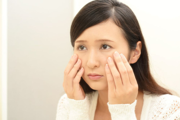 Tại sao rửa mặt xong lại bị rát? Nguyên nhân và cách khắc phục