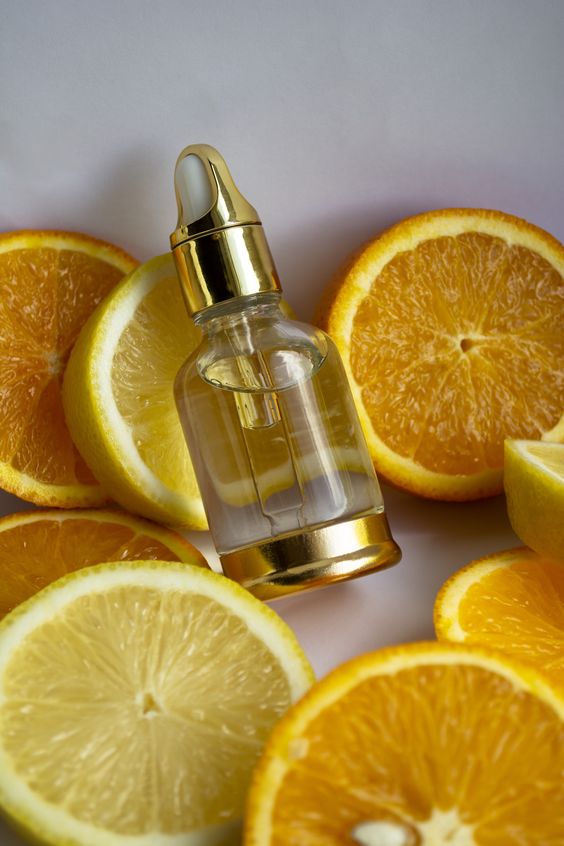 Serum vitamin C dùng sáng hay tối là tốt nhất