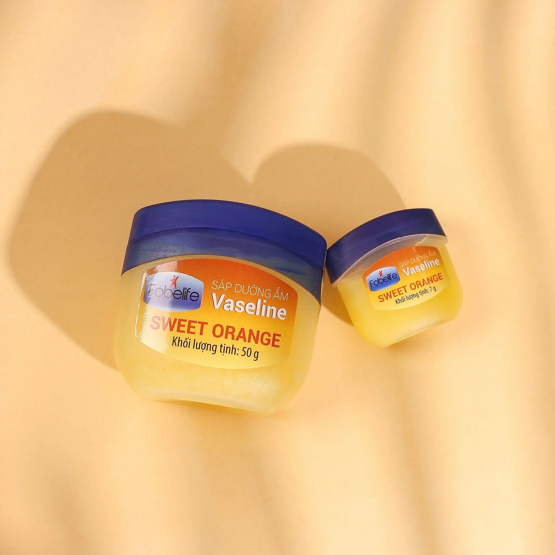 [ Giải đáp ] Sáp dưỡng ẩm Vaseline có bôi mặt được không?