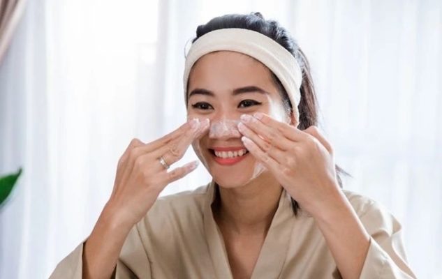 Bỏ qua bước cấp ẩm – Hiểu lầm “kinh điển” của các cô nàng da dầu