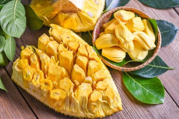 Những ai dễ bị nổi mụn khi ăn nhiều mít