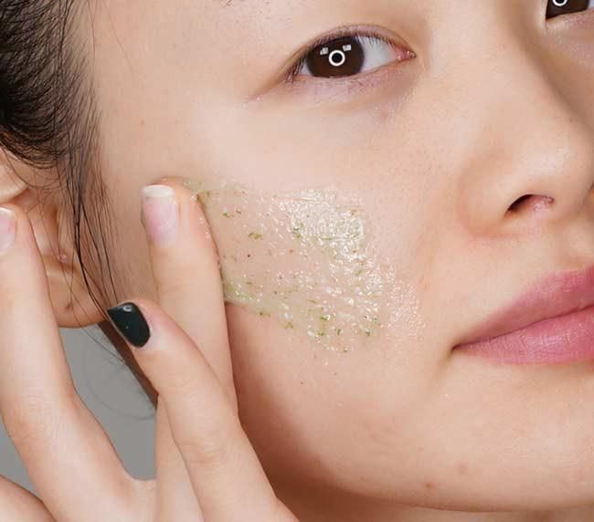 Lưu ý quan trọng khi dùng tẩy da chết vật lý
