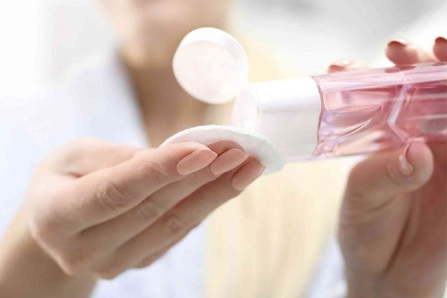 Sau khi tẩy trang cần dùng sữa rửa mặt