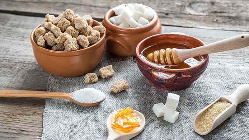 Công thức từ đường và mật ong giúp môi căng mịn