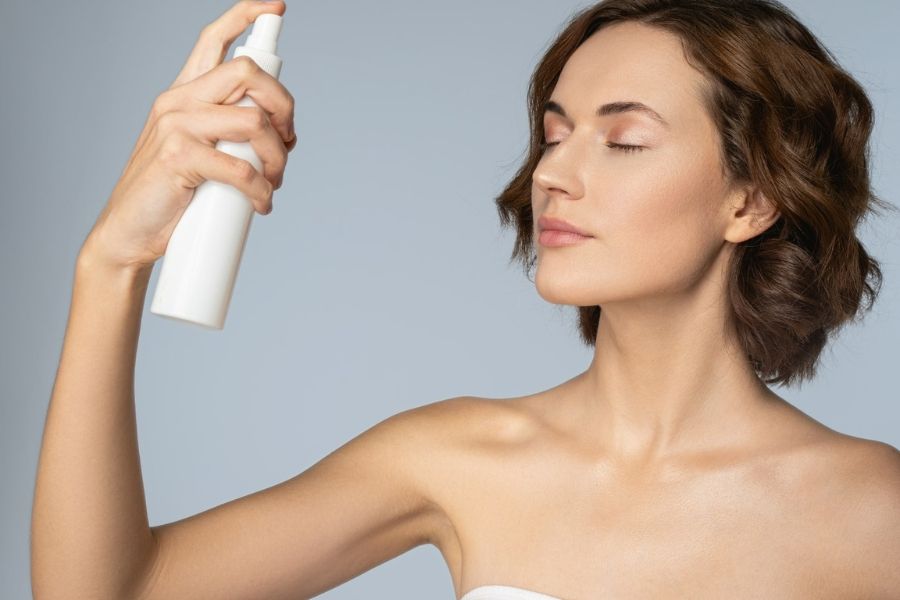 Xịt khoáng là gì và xịt khoáng có tác dụng gì đối với làn da